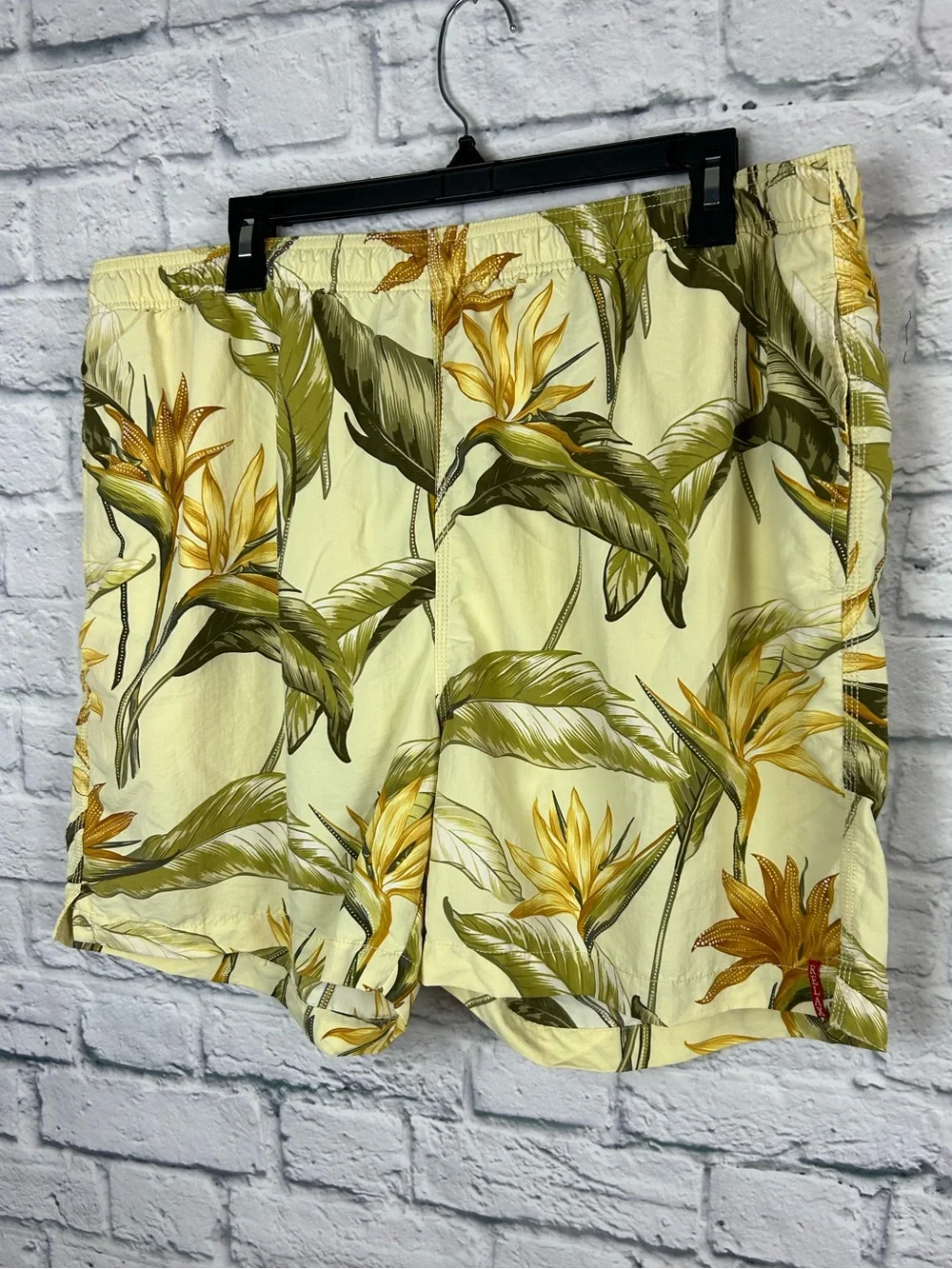 Tommy Bahama Relax Men’s XL Tropical Bird of Paradise Swim Trunks Yellow